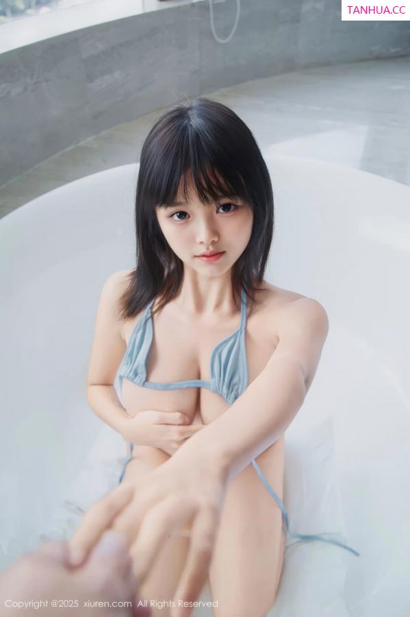   [XiuRen]高清写真图 2025.08.15 No.10651 小泠 蓝色比基尼第61张图片